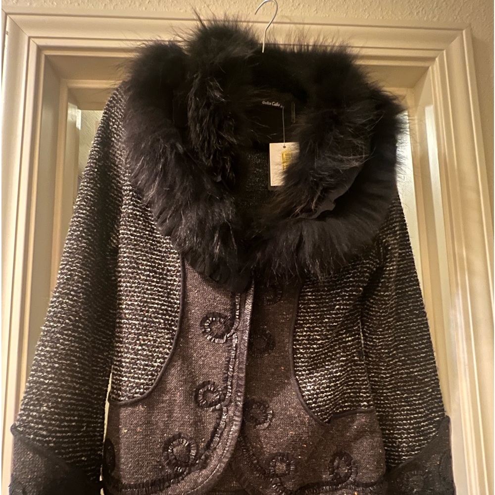 Fur collar, black jacket